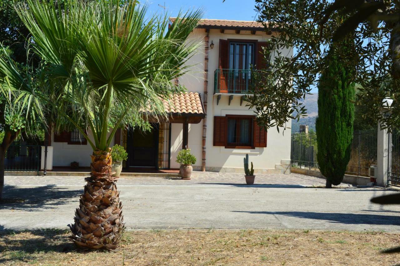 פרטיניצ'ו Casa Vacanza Borgo Parrini מראה חיצוני תמונה